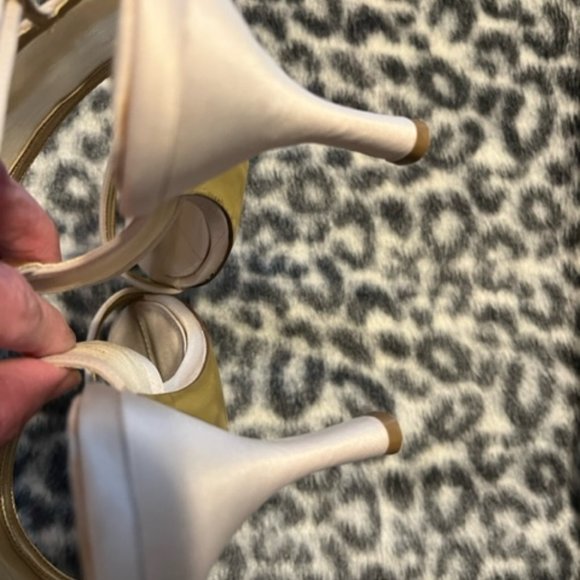 Nina women's cream sling back sandal with crepe toe strap, size 8. - Picture 5 of 5